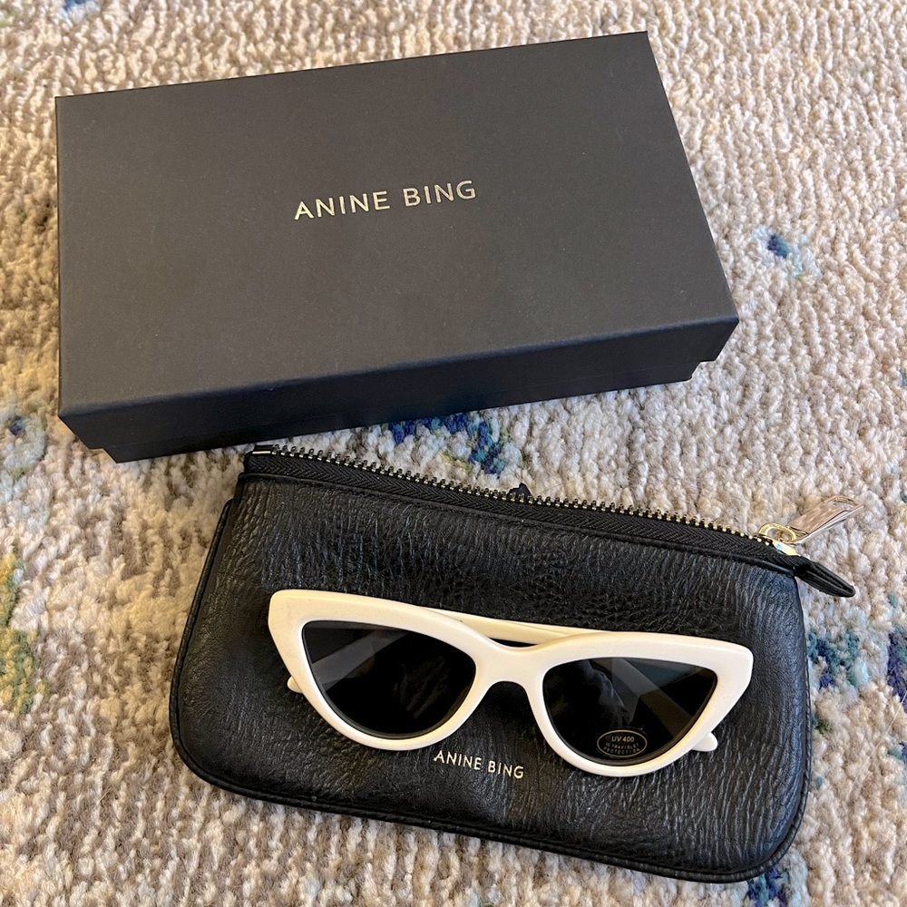 Brand new Anine Bing Sedona Sunglasses white cream cat eye polarized